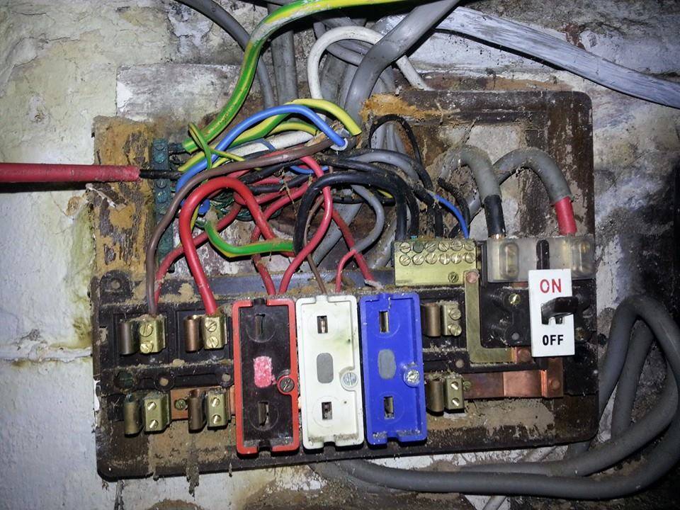 Old electrical wiring found during mortgage survey in Leeds
