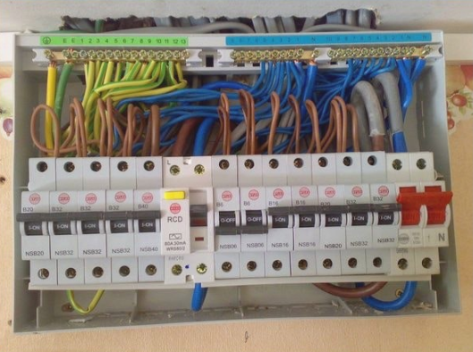 House Rewires Leeds